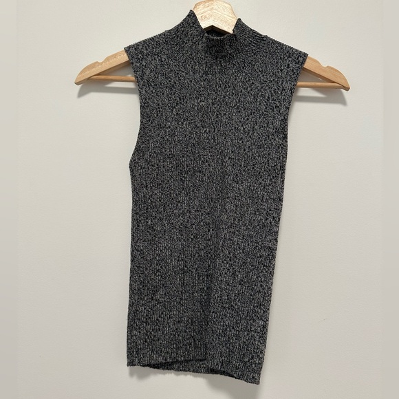 NWOT forever 21 turtle neck - Picture 2 of 3